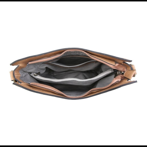 Suede Leather Fringe Crossbody w/Guitar Strap - Picture 3 of 3